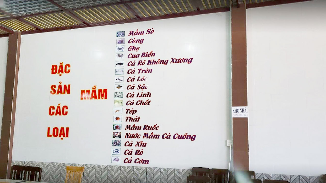 Các loại mắm đặc sản được bán tại quán lẩu mắm Dạ Lý