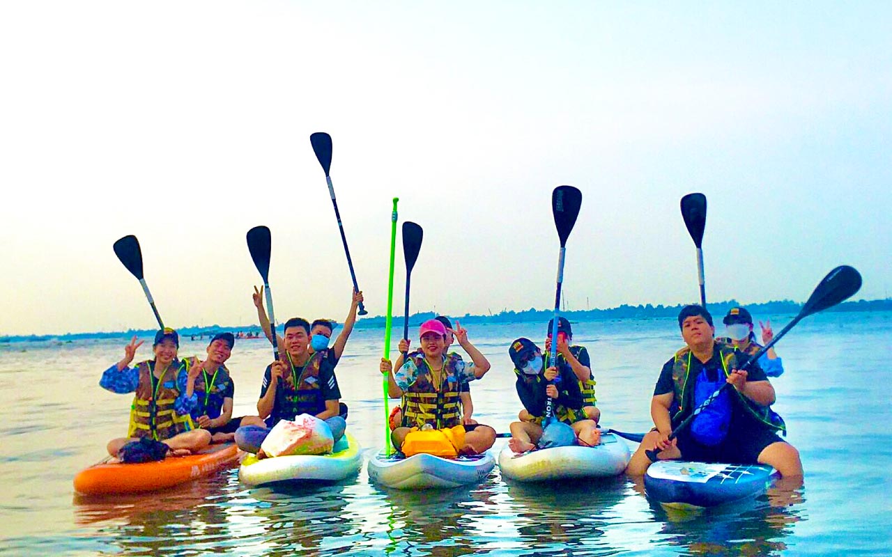 Tour chèo SUP cắm trại