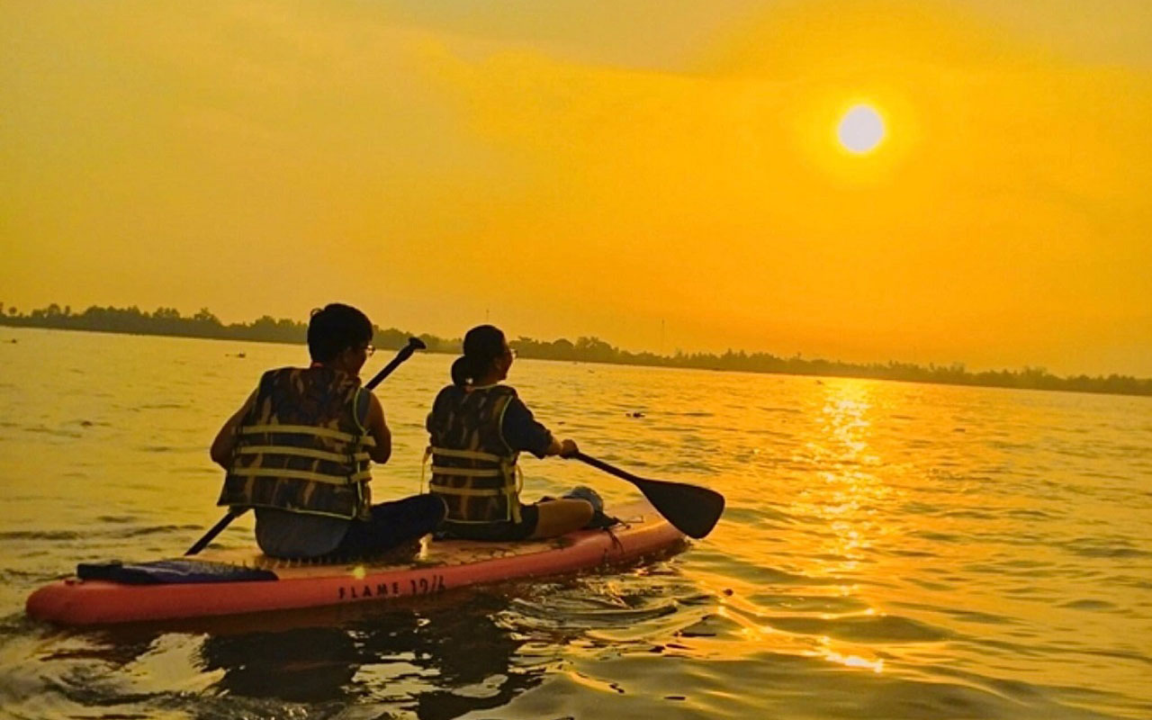 Chèo Sup ngắm bình minh ở Cần Thơ