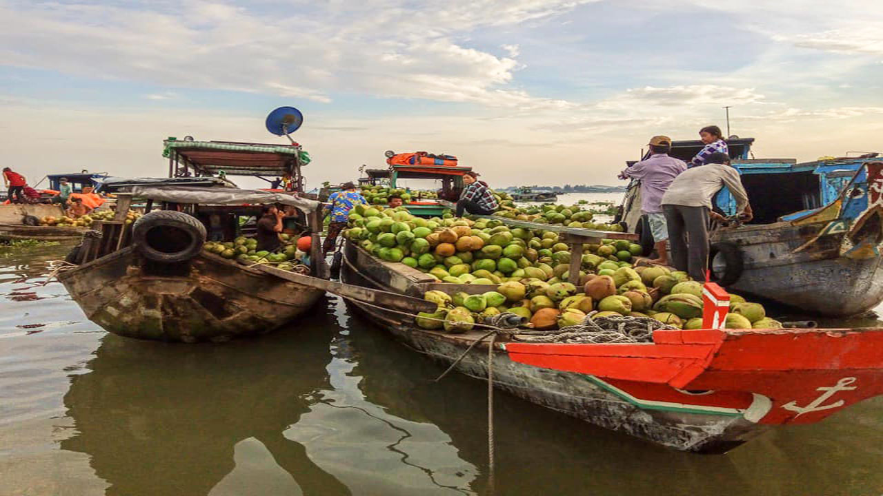 Cuộc sống người dân thương hồ