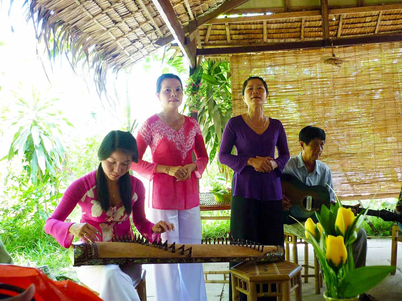 Khu du lịch Vinh Sang đờn ca tài tử